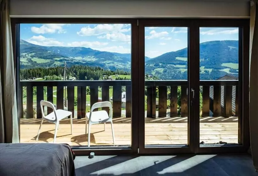 スタンダードバンガロー, Art Lodge Kunstpension