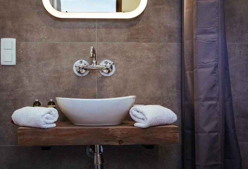 בקתה סטנדרטית, Art Lodge Kunstpension