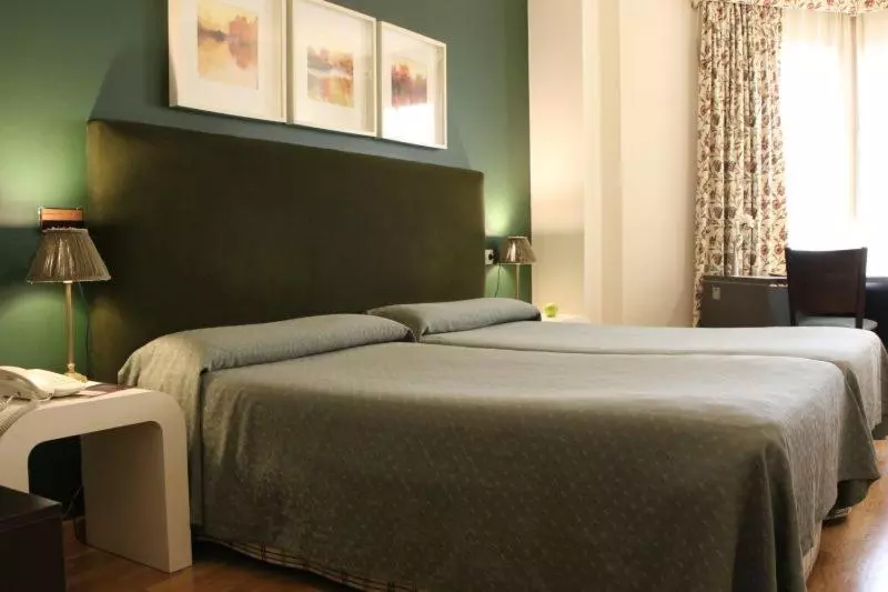 Standardzimmer, Bouza