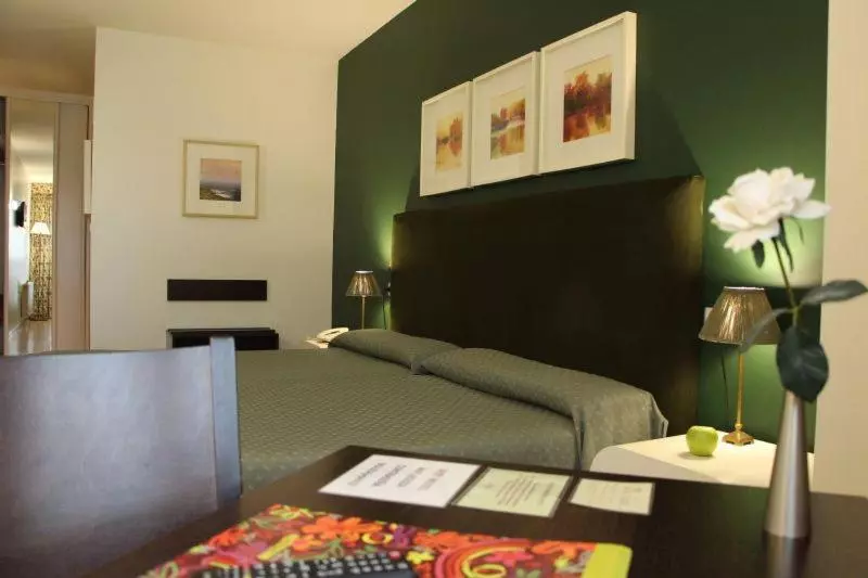 Standardzimmer, Bouza