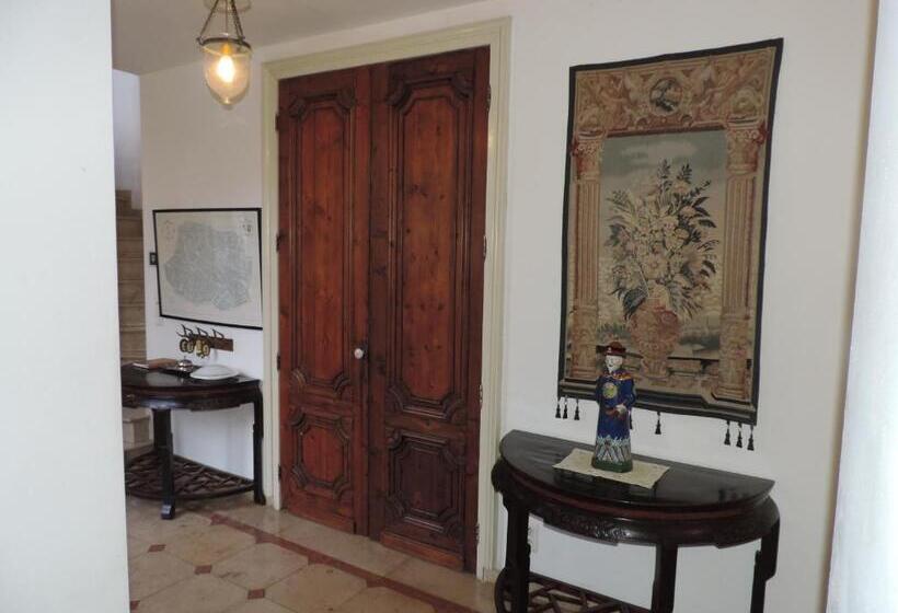 디럭스 룸 킹사이즈 침대, Eremyten Hof