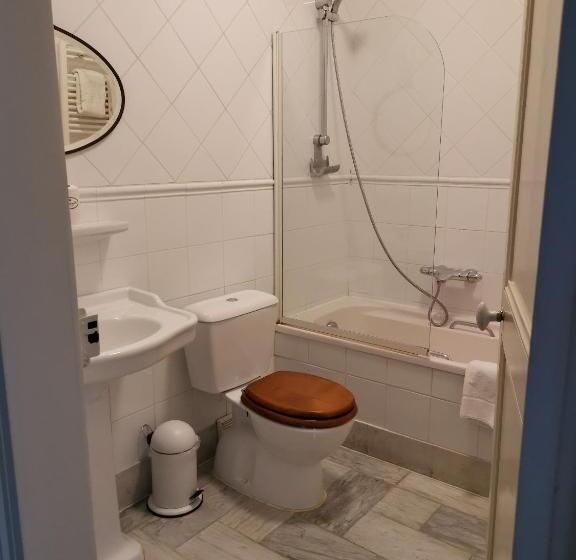 디럭스 룸 킹사이즈 침대, Eremyten Hof