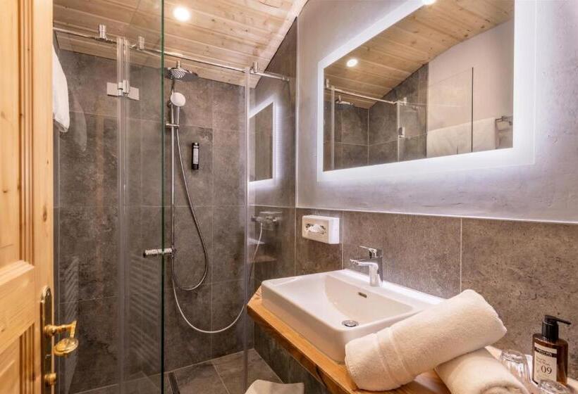 스탠다드 룸, Frohnatur