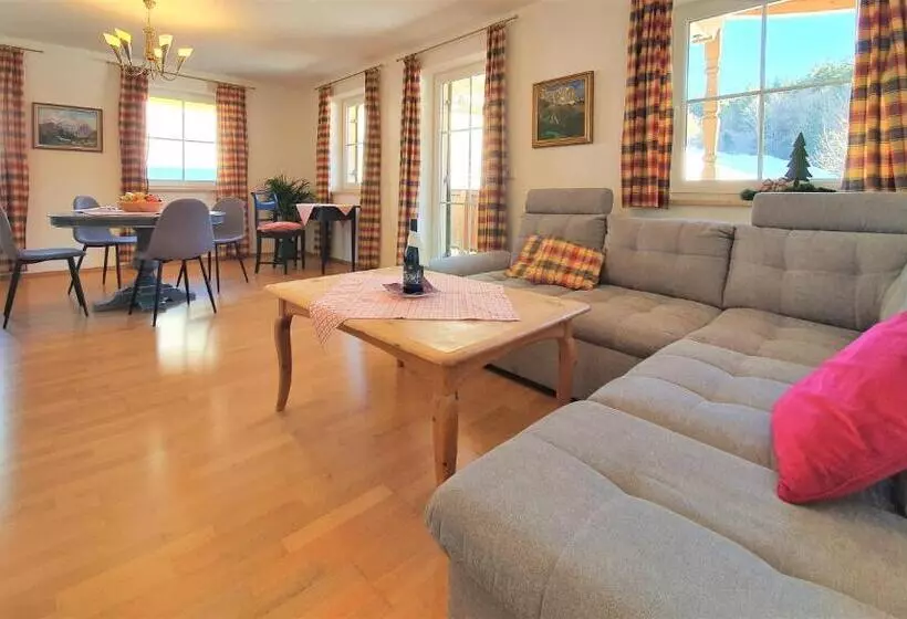 Huoneisto 2 Makuuhuonetta, Grubhof Appartements