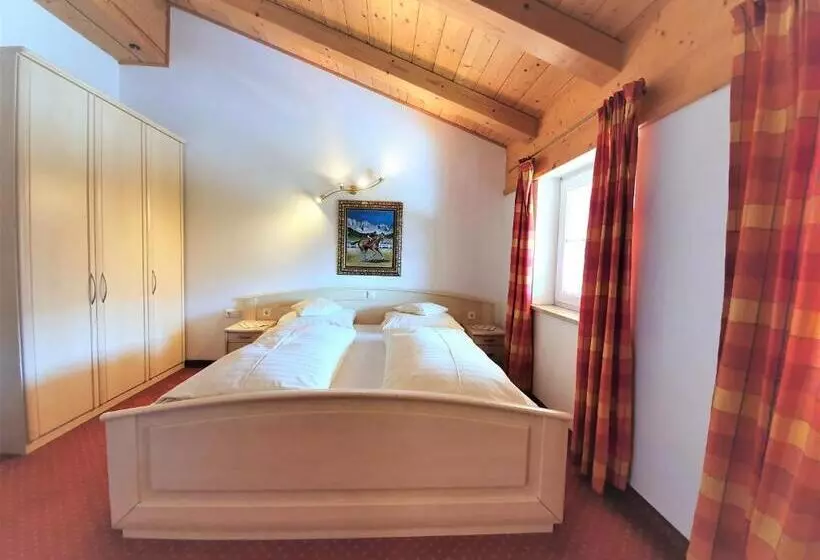Huoneisto 1 Makuuhuone Terassi, Grubhof Appartements