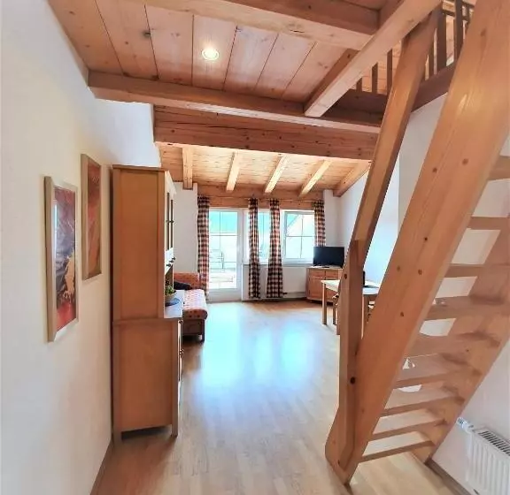 Huoneisto 1 Makuuhuone Terassi, Grubhof Appartements