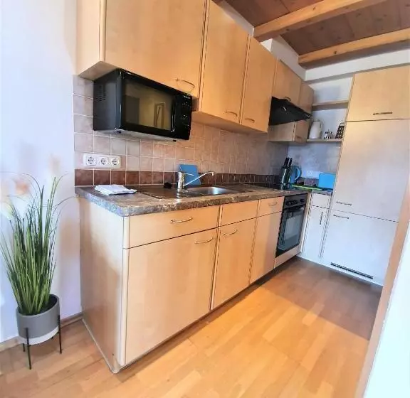 Huoneisto 1 Makuuhuone Terassi, Grubhof Appartements