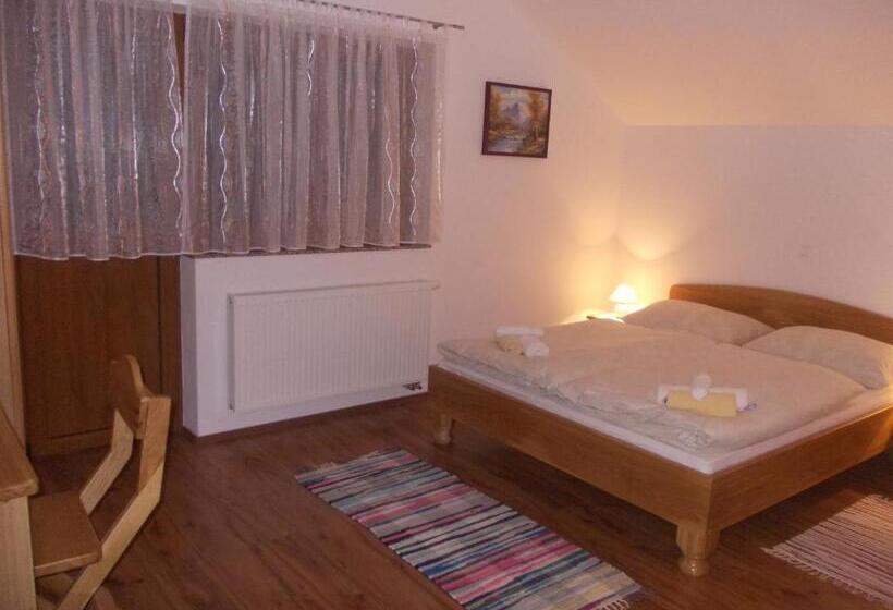 غرفة قياسية, House Mara