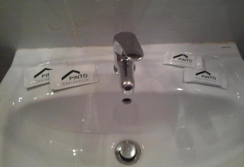 اتاق استاندارد سه نفره, Residencial Pinto