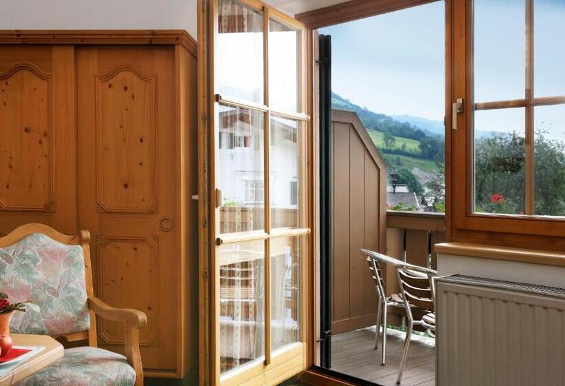 חדר סטנדרט עם מרפסת, In The Heart Of The Alps