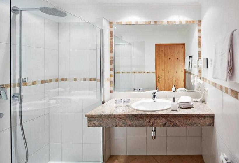 חדר סטנדרט עם מרפסת, In The Heart Of The Alps