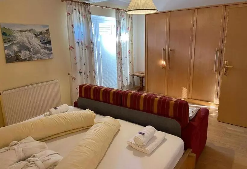２ベッドルームアパートメント, In The Heart Of The Alps