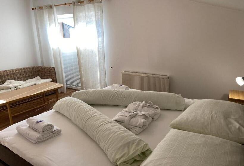 דירת שני חדרים, In The Heart Of The Alps