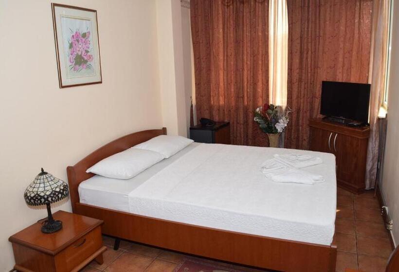 اتاق استاندارد یک نفره, Tivoli