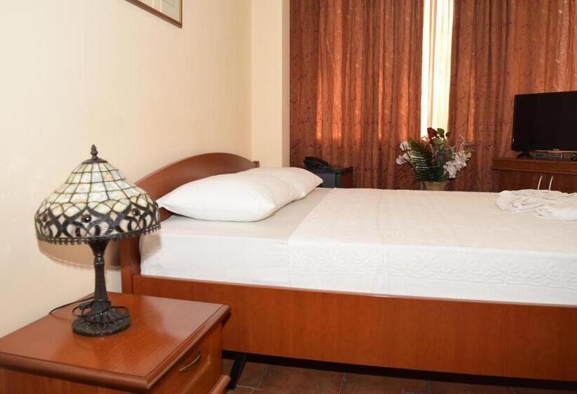 اتاق استاندارد یک نفره, Tivoli