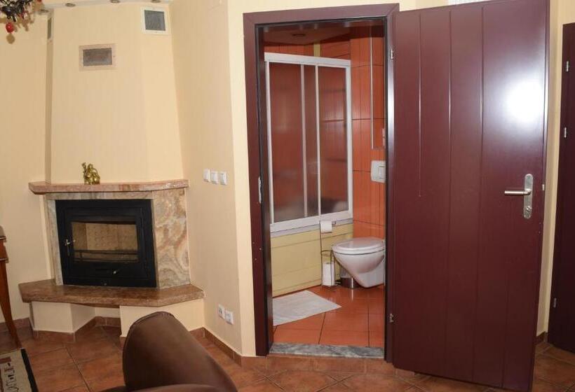 سوییت لوکس, Tivoli