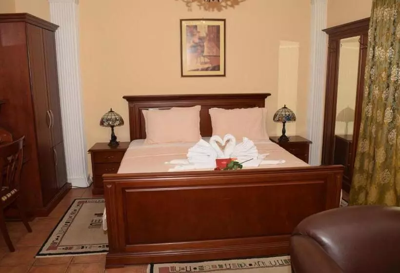 سوییت لوکس, Tivoli
