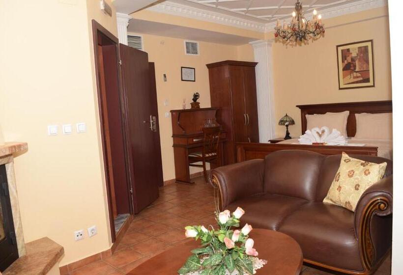 سوییت لوکس, Tivoli