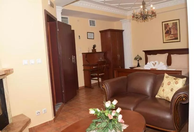 سوییت لوکس, Tivoli