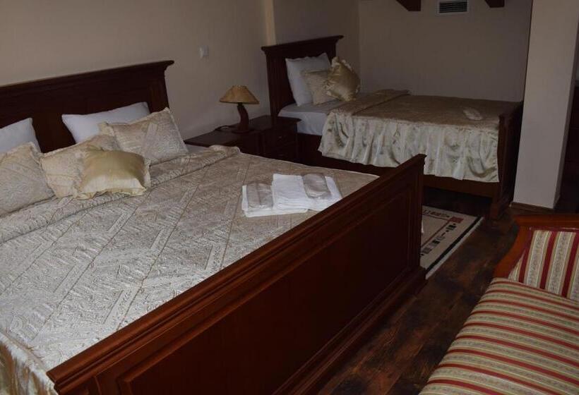 اتاق سوپریور با تخت بزرگ, Tivoli