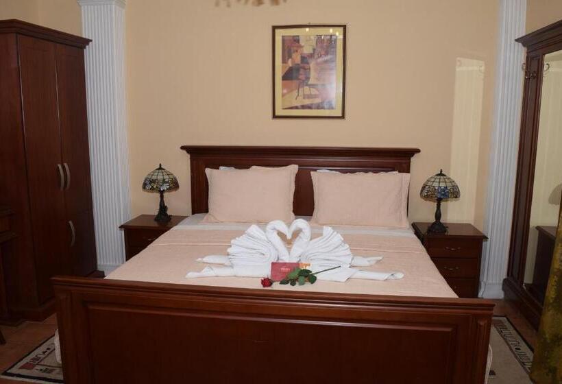 سوییت لوکس, Tivoli