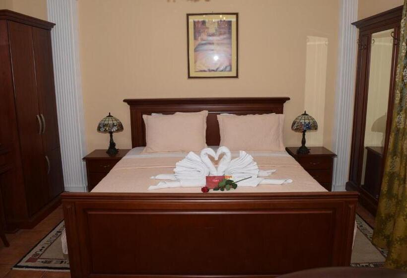 سوییت لوکس, Tivoli