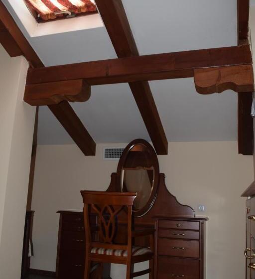 اتاق سوپریور با تخت بزرگ, Tivoli