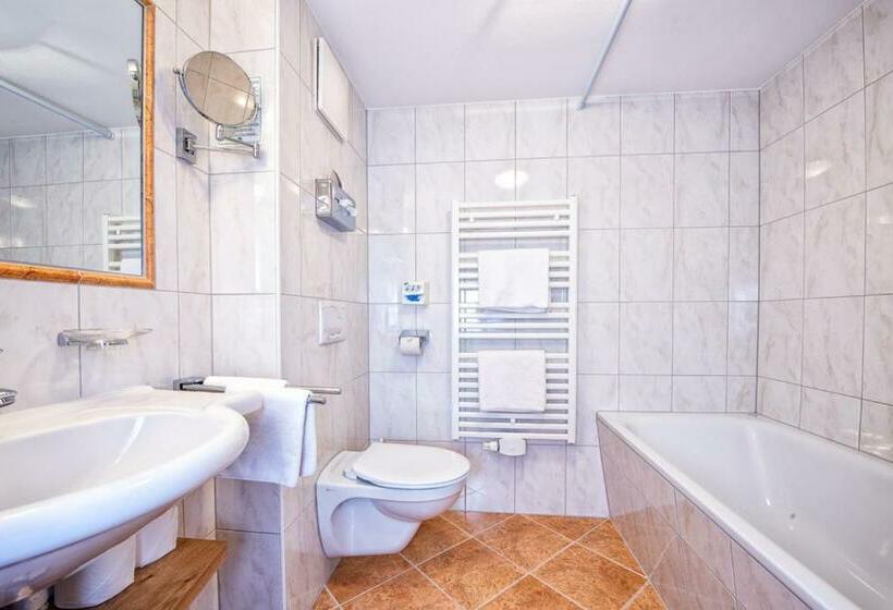 جناح عائلي, Maria Theresia