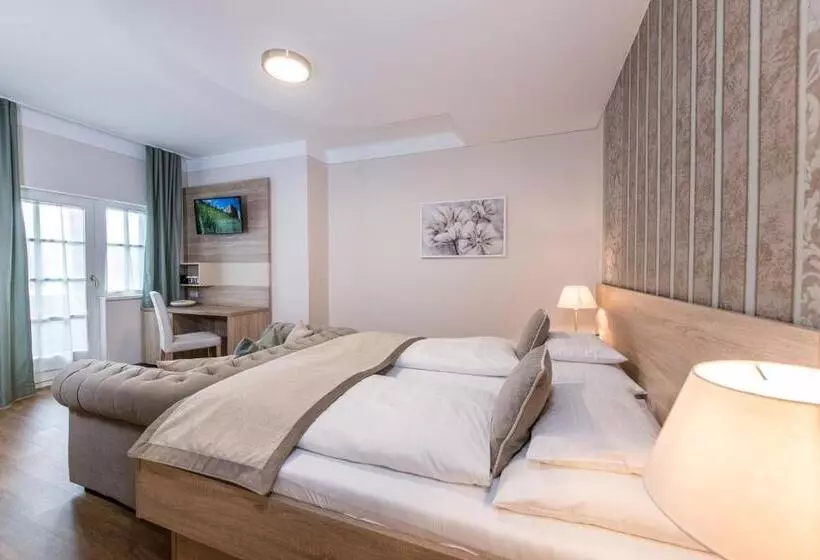 庭の見えるバルコニー月スタンダードルーム, Lust Und Laune Hotel Am Wörthersee
