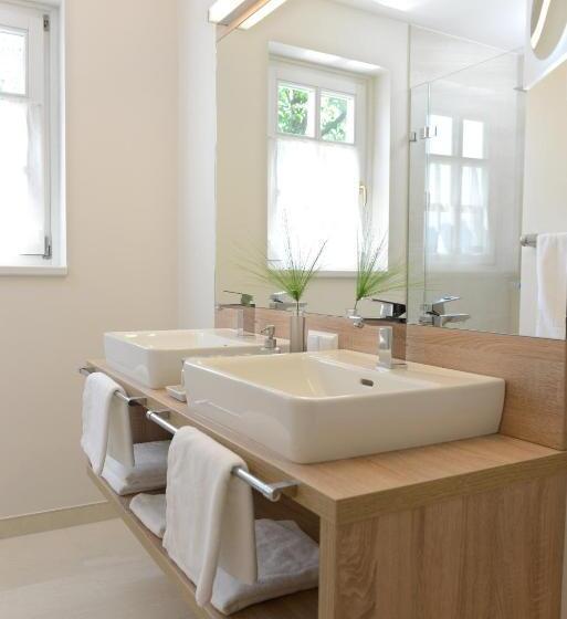 Suite with lake view, Lust Und Laune Hotel Am Wörthersee