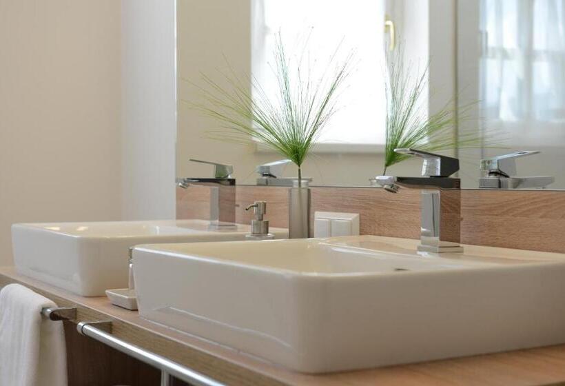 Suite with lake view, Lust Und Laune Hotel Am Wörthersee