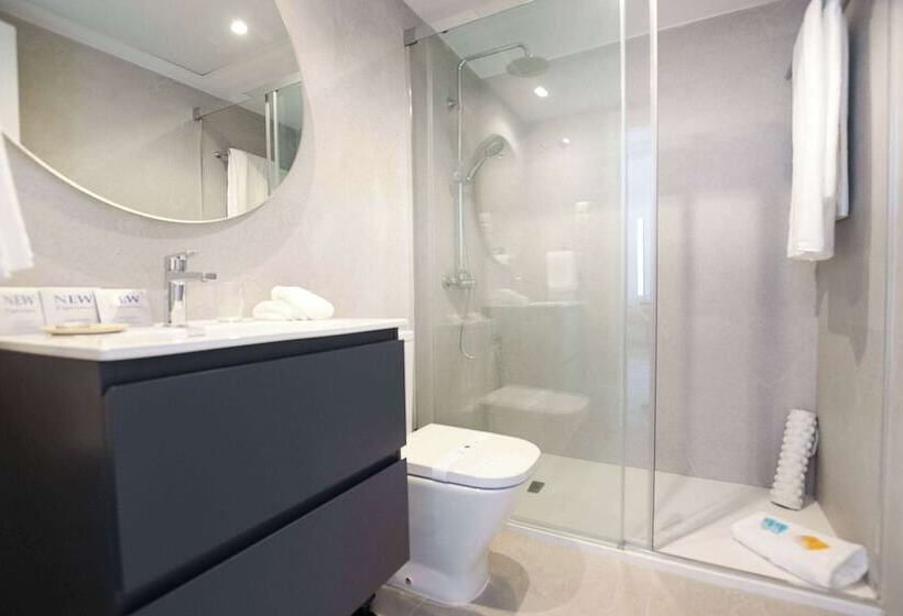 Люкс Классика, Ramada Hotel & Suites By Wyndham Costa Del Sol