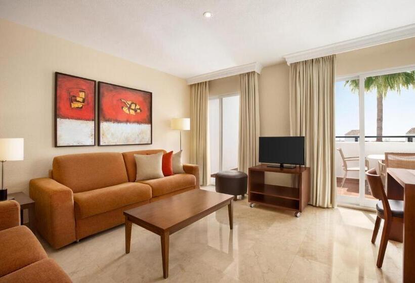 آپارتمان ممتاز سه‌خوابه رو به دریا, Ramada Hotel & Suites By Wyndham Costa Del Sol