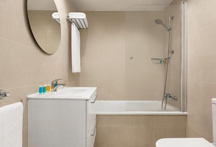 آپارتمان ممتاز دوخوابه رو به دریا, Ramada Hotel & Suites By Wyndham Costa Del Sol