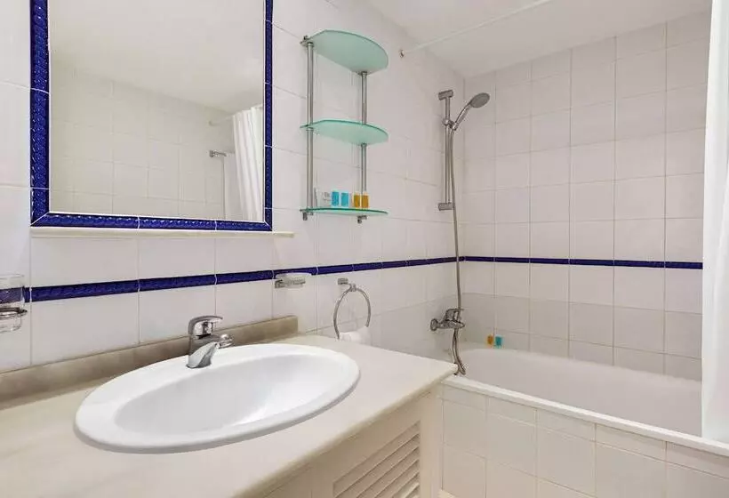 سوئیت کلاسیک, Ramada Hotel & Suites By Wyndham Costa Del Sol