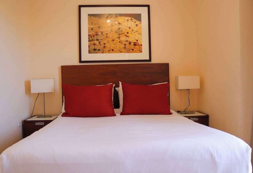 آپارتمان ممتاز سه‌خوابه رو به دریا, Ramada Hotel & Suites By Wyndham Costa Del Sol