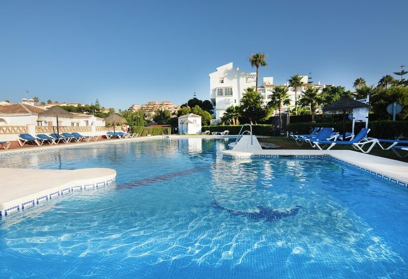 Люкс Классика, Ramada Hotel & Suites By Wyndham Costa Del Sol