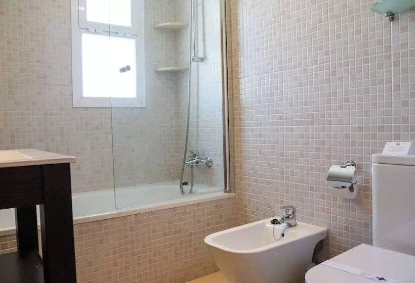 آپارتمان ممتاز دوخوابه رو به دریا, Ramada Hotel & Suites By Wyndham Costa Del Sol