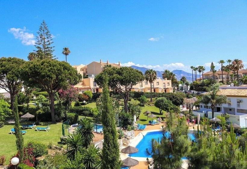 آپارتمان ممتاز سه‌خوابه رو به دریا, Ramada Hotel & Suites By Wyndham Costa Del Sol