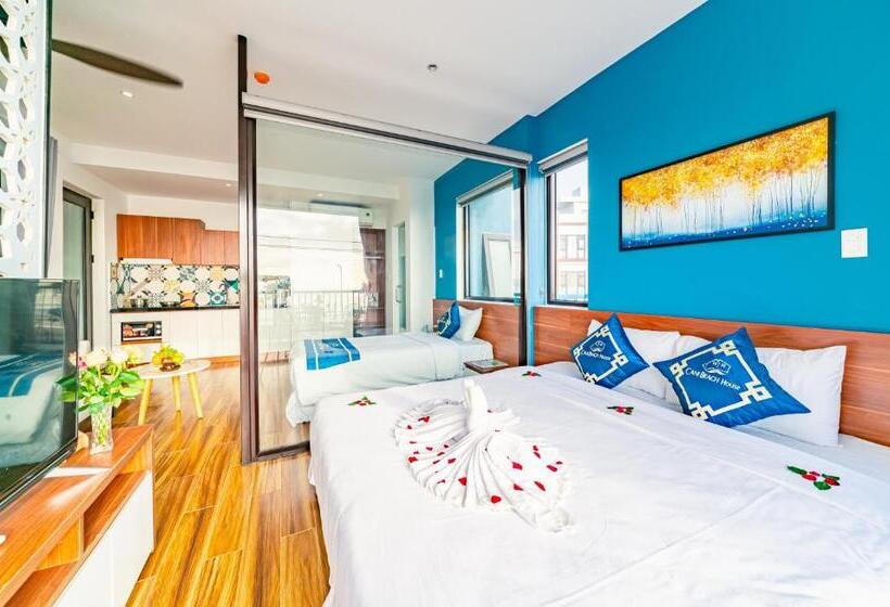 اتاق خانوادگی با چشم‌انداز دریا, Cani Beach House