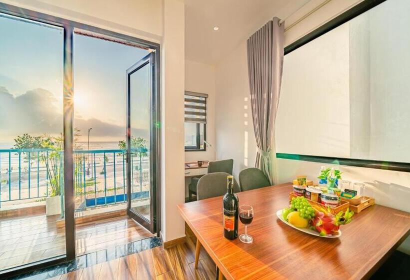 اتاق خانوادگی با چشم‌انداز دریا, Cani Beach House