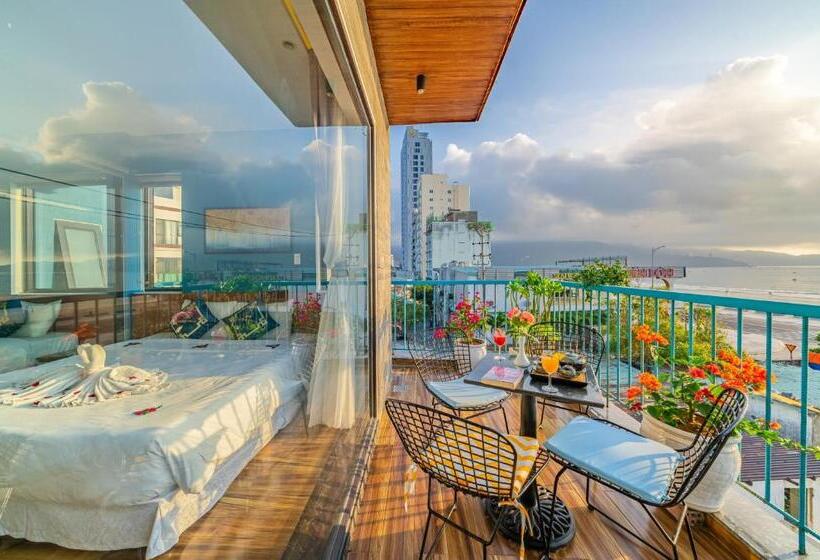 اتاق خانوادگی با چشم‌انداز دریا, Cani Beach House