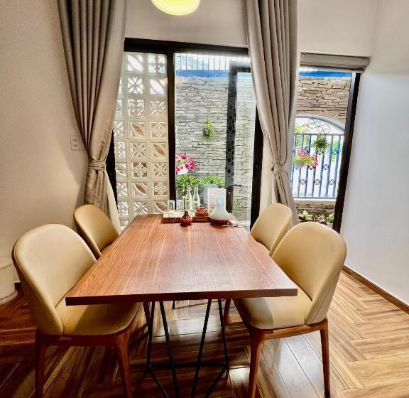 استودیوی استاندارد, Cani Beach House