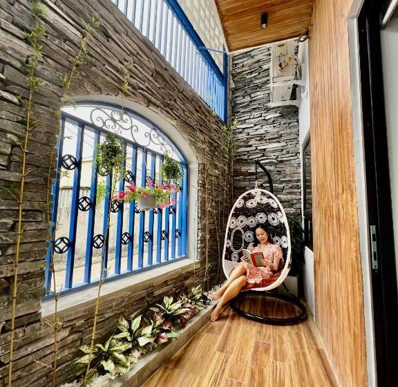 استودیوی استاندارد, Cani Beach House