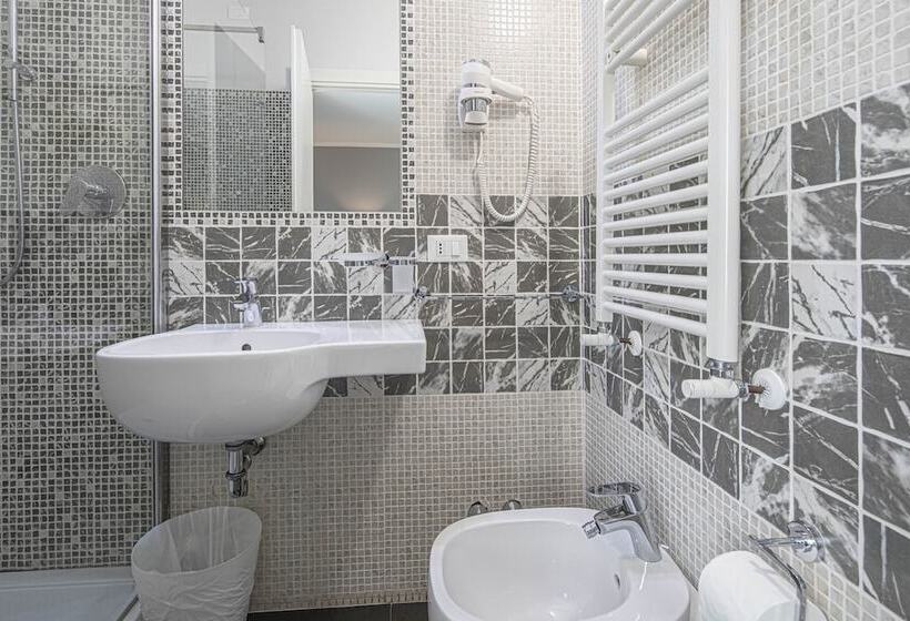 Camera Standard, Domus Castrense