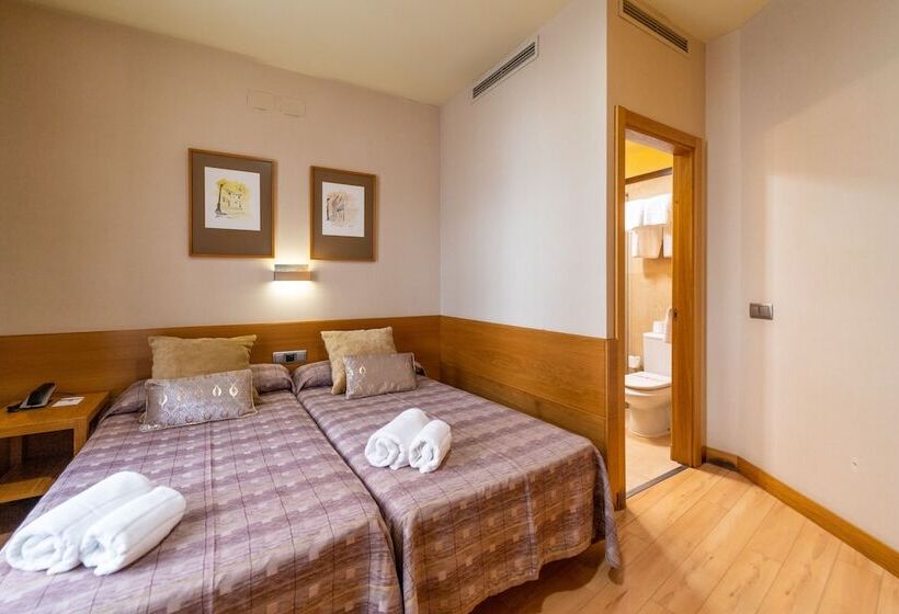 اتاق استاندارد, El Pasaje