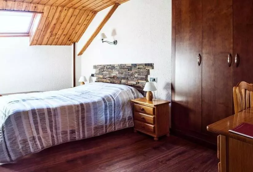 اتاق استاندارد, Hostal La Plaça
