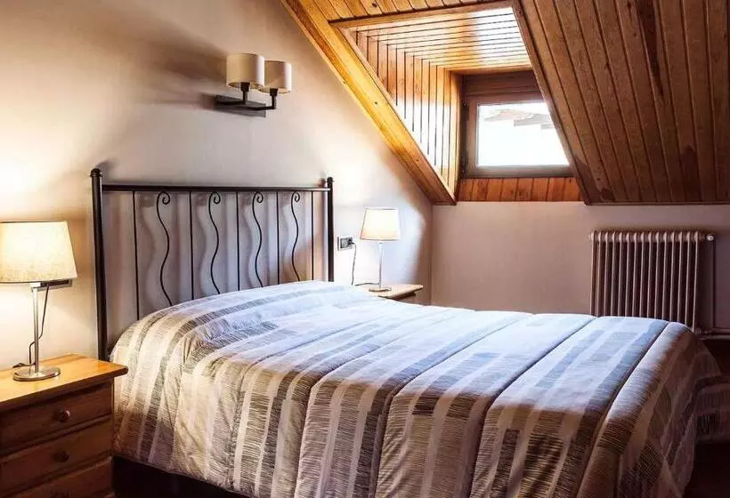 اتاق اکونومی, Hostal La Plaça