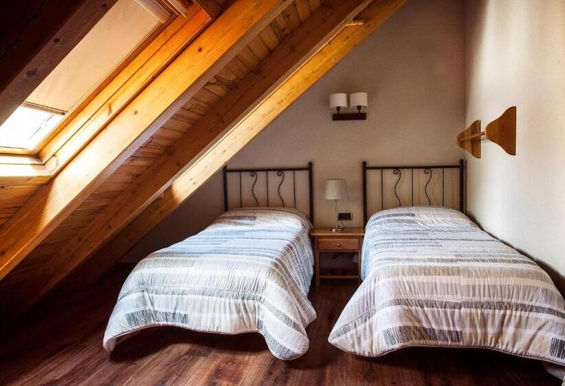 Семейный Номер, Hostal La Plaça