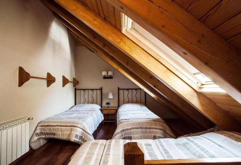 家庭间, Hostal La Plaça